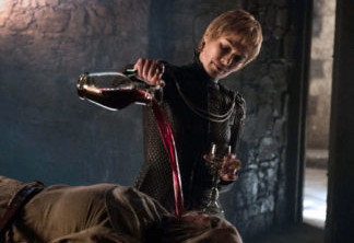 1) Cersei (Game of Thrones) terminou a 6ª temporada como rainha de Westeros – e não há posição mais poderosa que essa.