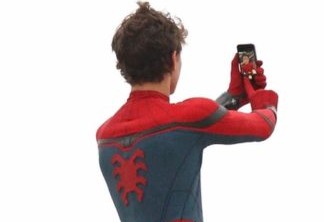 Homem-Aranha tira uma selfie em novas fotos de Spider-Man: Homecoming