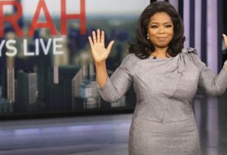 Oprah Winfrey | A atriz e apresentadora nasceu em uma família problemática e precisava usar sacos de batatas como roupas.