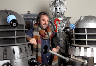 Peter Jackson com sua coleção de Doctor Who