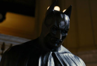 Estátua do Batman em O Cavaleiro das Trevas Ressurge