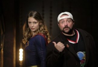 Supergirl e Kevin Smith