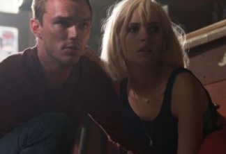 Collide | Nicholas Hoult e Felicity Jones têm paixão perigosa em novo trailer