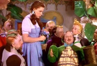Judy Garland foi molestada por anões de O Mágico de Oz, diz ex-marido em livro