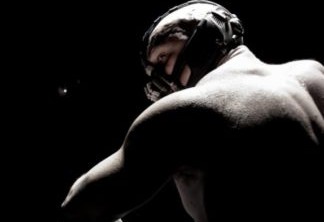 Tom Hardy precisou ganhar muito peso e músculos em pouco tempo para rodar O Cavaleio das Trevas Ressurge como o vilão Bane, dividindo o tempo entre as gravações e exercícios para manter o peso.