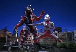 Ultraman Tiga trazia um herói solitário que como os rangers “morfava” em um guerreiro que, ao invés de chamar zords para lutar com monstros gigantes, crescia e os enfrentava.