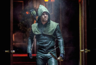 Arrow | "É como juntar Batman e Coringa na cadeia", diz Amell sobre 7ª temporada