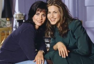 COURTNEY COX & JENNIFER ANISTON – A grande amizade de Mônica e Rachel ultrapassou a telinha. Se conhecendo na série FRIENDS, em 1994, Courtney e Jennifer continuam amigas e são vistas juntas com frequência.