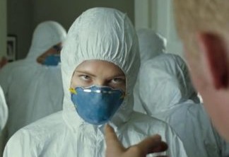 CATE BLANCHETT (Chumbo Grosso) – Falando em Simon Pegg, no filme Chumbo Grosso, estrelado pelo ator, Cate Blanchett aparece como sua ex-namorada, escondida por suas roupas de proteção.
