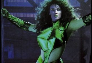 Não se sabe muito como seria o roteiro do filme que estrelaria Brigitte Nielsen como She-Hulk, mas essa foto é uma tentativa verdadeira de publicidade do filme. Pela foto já dá para se ter uma ideia de como (ruim) iria ficar o filme…