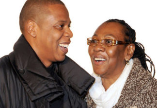 Jay-Z com a mãe, Gloria Carter