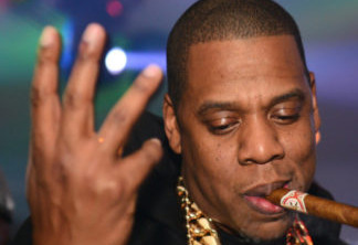 Jay-Z | Não é muito convencional colecionar relógios, mas o rapper tem uma coleção de impressionar. Ele é dono do relógio mais caro do mundo, que custa 5 milhões e foi dado por Beyoncé, sua esposa.