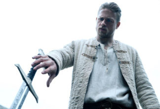 Rei Arthur | "Vivem vidas patéticas", diz Charlie Hunnam ao rebater críticos do filme