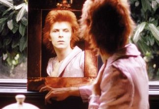 Veja um jovem David Bowie no camarim em trecho de documentário inédito