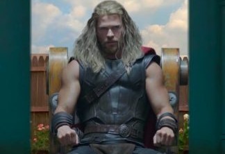 Edward Mãos de Tesoura corta os cabelos de Thor em montagem bizarra