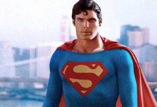 Estátua de Superman na cidade de Metropolis ganha faixa de luto por Adam West
