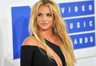 Britney Spears|Após o término com seu empresário em 2013, a cantora usou apps de relacionamento pra encontrar um namorado fora do mundo dos famosos.