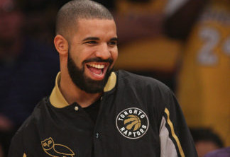 Drake|O rapper foi contratado no início do ano para cantar no Bar Mitzvah de uma garota de 13 anos em Nova Iorque. Não se sabe quanto ele ganhou, mas em 2011 ele cobrou 250 mil dólares para se apresentar no Bar Mitzvah de um garoto.