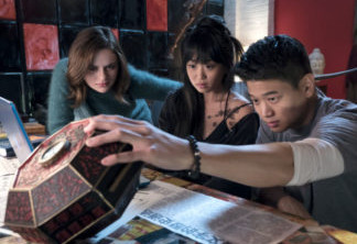 WU_01951_R(l-r.) Joey King stars as Claire, Alice Lee as Gina and Ki Hong Lee as Ryan in WISH UPON, a Broad Green Pictures release.Credit: Steve Wilkie / Broad Green Pictures