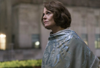 Sigourney Weaver como Alexandra
