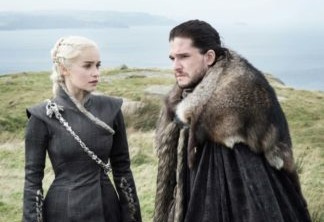 Game of Thrones | Jon Snow coleta vidro de dragão em vídeo hilário; assista