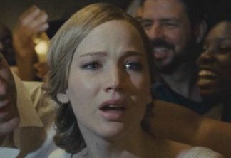 Mãe! | O filme por si só já é extremamente controverso, e a cena em que o bebê de Jennifer Lawrence é simplesmente devorado pelas pessoas presentes deixou algumas pessoas com repulsa total.