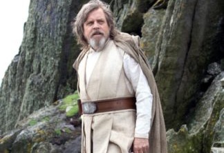 Luke Está em Busca do 1º Templo Jedi | Já foi confirmado que Luke é o Último Jedi, então o fato de ele estar numa ilha desolada não é em vão. Através dos livros e da equipe, já foi confirmado que Luke está em Ahch-To, que é o planeta natal desse templo