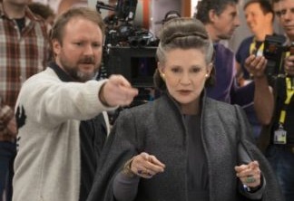 Rian Johnson e Carrie Fisher no set de Os Últimos Jedi.