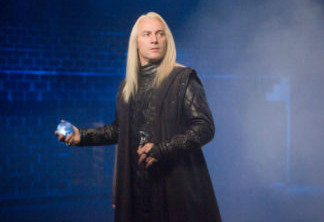 Jason Isaacs como Lúcio Malfoy 