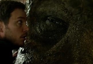 Chris Pratt acorda um T-Rex