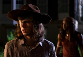 Carl e Michonne em The Walking Dead