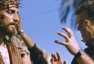 Jim Cavaziel e Mel Gibson no ser de A Paixão de Cristo.