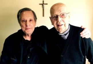 O diretor William Friedkin (à esquerda) com o Padre Amorth.