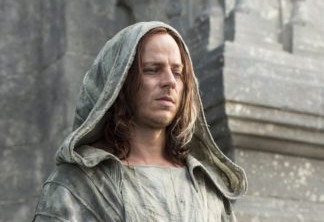 Ator de Game of Thrones visita o Cristo Redentor no Rio e faz referência ao seriado