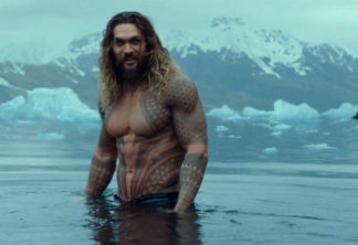 Jason Momoa, o Aquaman, aparece apenas de toalha em bastidores do Saturday Night Live