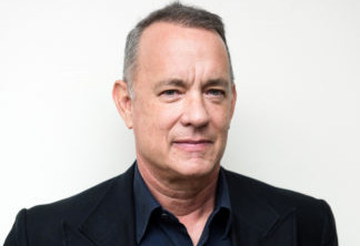 You Are My Friend | Tom Hanks aparece transformado em foto da cinebiografia