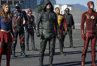 Arrow | Stephen Amell revela com qual série da CW mais gosta de fazer crossover