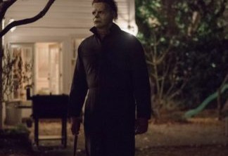 Halloween | Michael Myers ensanguentado e com corrente em nova foto do filme