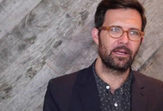João e Maria | Oz Perkins será diretor de adaptação com produtor de La La Land