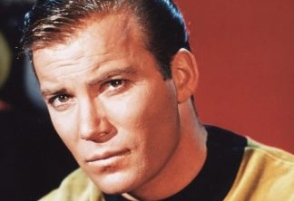 Estrela de Star Trek, William Shatner lança bizarro clipe musical de Natal