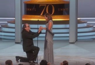 Emmy 2018 | Diretor interrompe cerimônia para pedir namorada em casamento