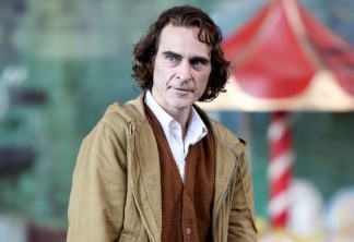 Coringa | Joaquin Phoenix aparece decepcionado em nova foto do filme