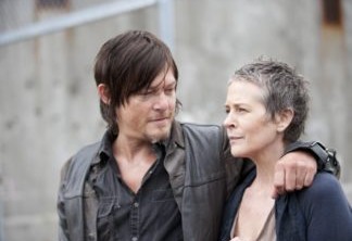 The Walking Dead | Atriz não descarta romance entre Carol e Daryl: "Nunca se sabe"