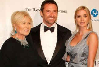 Hugh Jackman comemora aniversário de 50 anos com filha de Donald Trump e outros famosos