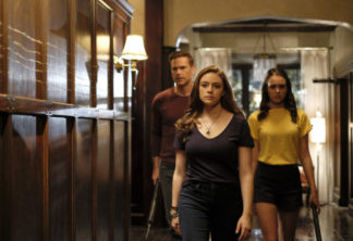 Legacies -- "We're Being Punked, Pedro" -- Image Number: LGC103b_0386bc.jpg -- Pictured (L-R): Matthew Davis as Alaric, Danielle Rose Russell as Hope, and Kaylee Bryant as Josie -- Photo: Mark Hill/The CW -- ÃÂ© 2018 The CW Network, LLC. All rights reserved.