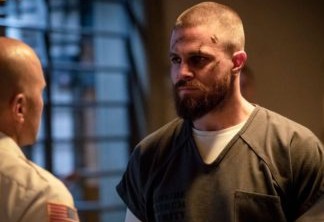 Arrow -- "The Demon" -- Image Number: AR705a_0067b -- Pictured (L-R): Josh Blacker as Magee and Stephen Amell as Oliver Queen/Green Arrow -- Photo: Jack Rowand/The CW -- ÃÂ© 2018 The CW Network, LLC. All Rights Reserved.