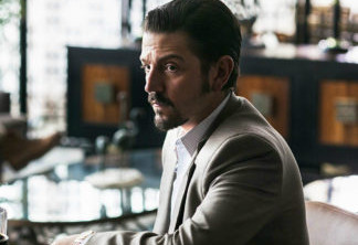 Narcos: México | Revelado o ator que narra a 4ª temporada da série