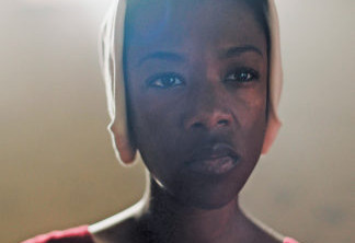 THE HANDMAID'S TALE -- "Offred" - Episode 101 - Offred, one the few fertile women known as Handmaids in the oppressive Republic of Gilead, struggles to survive as a reproductive surrogate for a powerful Commander and his resentful wife. Moira (Samira Wiley), shown. (Photo by: Take Five/Hulu)