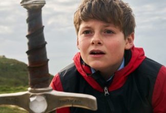 O Menino Que Queria Ser Rei | Novos pôsteres apresentam os personagens do épico sobrenatural