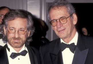 BEVERLY HILLS, CA - OCTOBER 1:   Director Steven Spielberg and entertainment executive Sid Sheinberg attend the American Committee for the Weizmann Institute of Science's Chaim Weizmann Award for Philanthropic Leadership Salute to Steven Spielberg on October 1, 1994 at the Beverly Hilton Hotel in Beverly Hills, California. (Photo by Ron Galella, Ltd./WireImage)